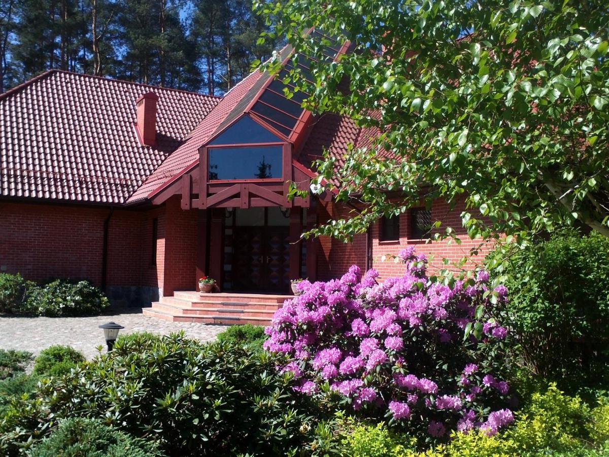 Gosciniec Kipnick Villa Шчитно Екстериор снимка